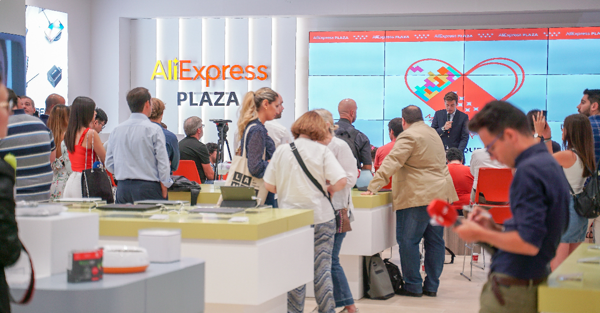 Aliexpress possui inclusive lojas físicas em diversas cidades. Foto: Loja de Madri, Espanha.